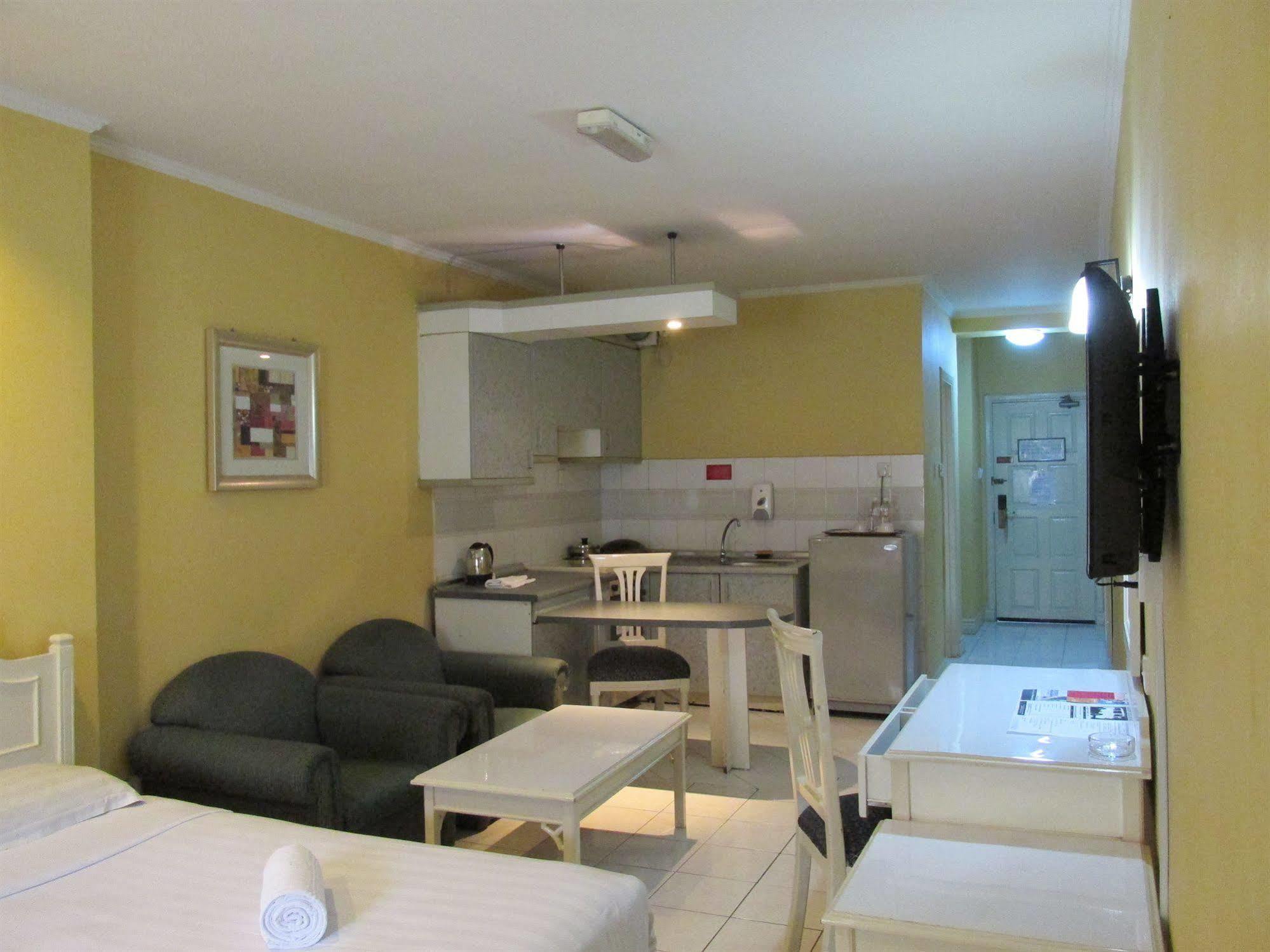 Promenade Service Apartment Kota Kinabalu Eksteriør bilde