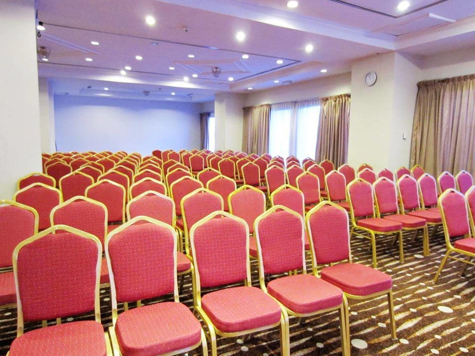 Promenade Service Apartment Kota Kinabalu Eksteriør bilde