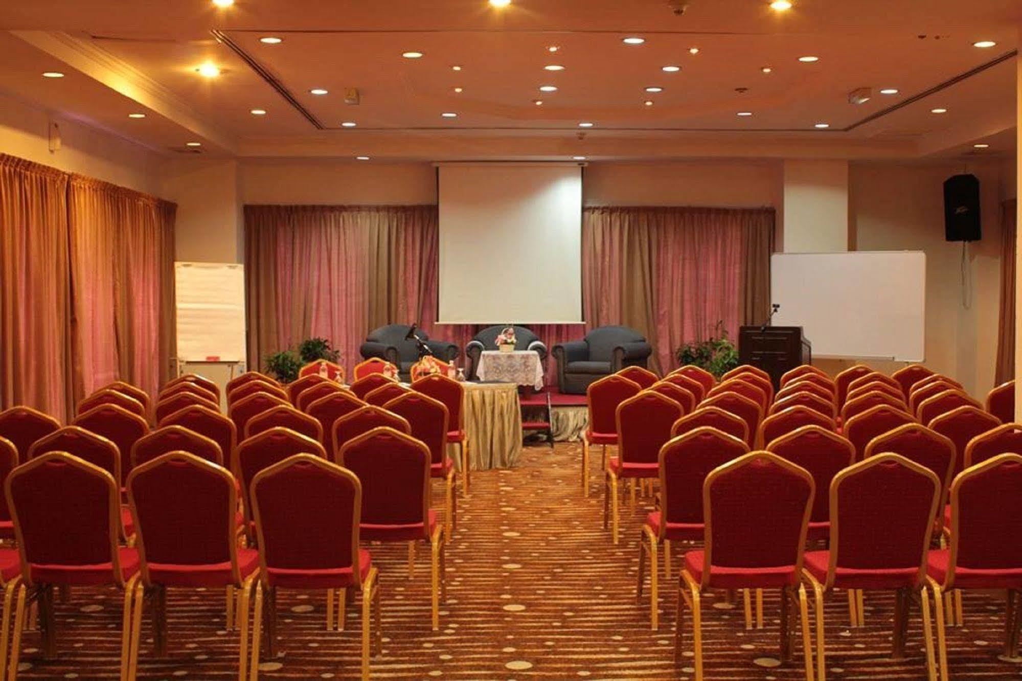 Promenade Service Apartment Kota Kinabalu Eksteriør bilde